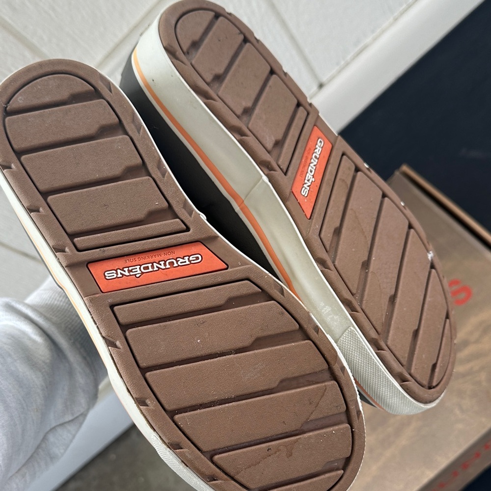 Brand New Grundéns Women's Deck Boss 6” Ankle Boots - Olive - Picture 8 of 11